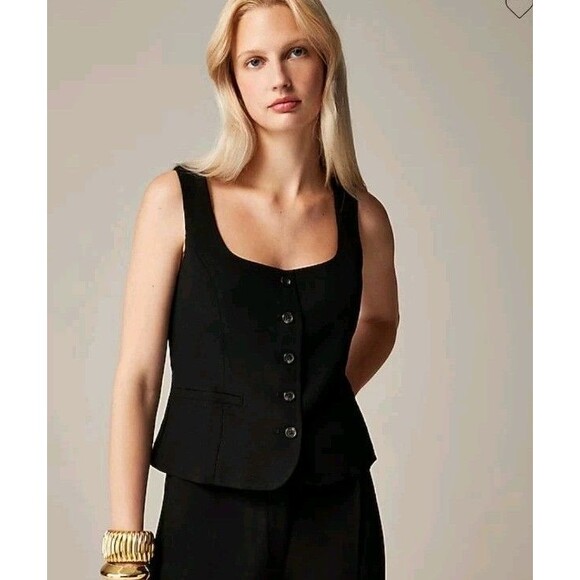 J.Crew Scoopneck Vest in Drapey Crepe Black Button Fasten CF359 $98 Size 2 NWT - Picture 1 of 10
